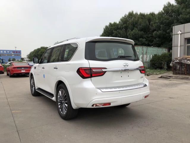英菲尼迪QX80最新款，家庭之旅的温馨伴侣
