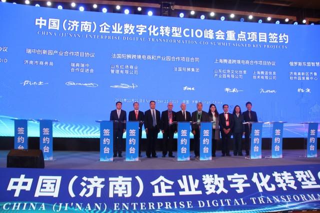 俄罗斯红场阅兵展示最新武器，科技力量引领未来重塑之路