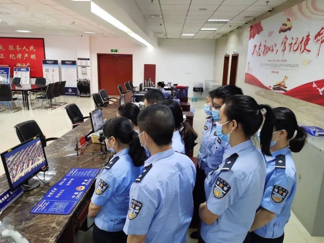 各地新冠肺炎最新疫情，小巷特色小店背后的故事