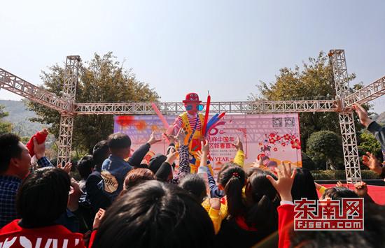 云顶之弈最新阵容装备探索之旅，自然美景中寻找内心平和与宁静