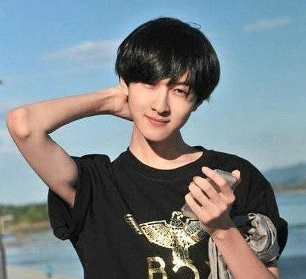 中国最新花美男及其打造指南