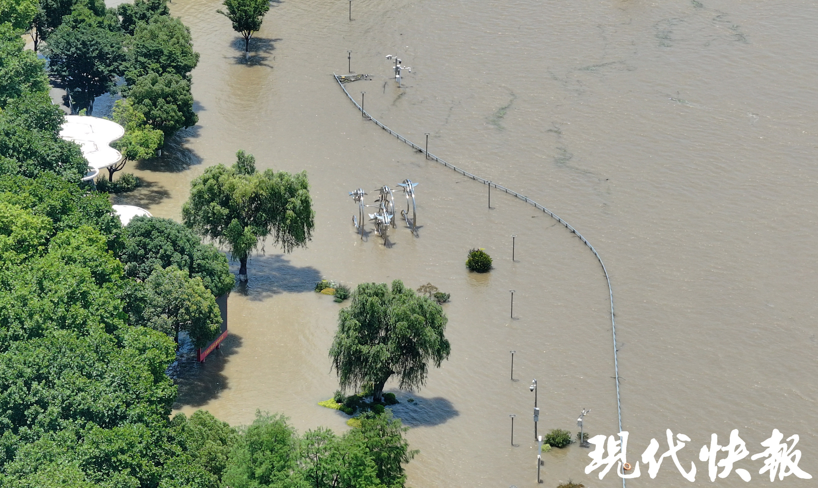 长江南京汛情最新动态及科技产品介绍