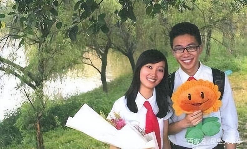 美国交流生章莹颖最新探秘，小巷中的美食宝藏